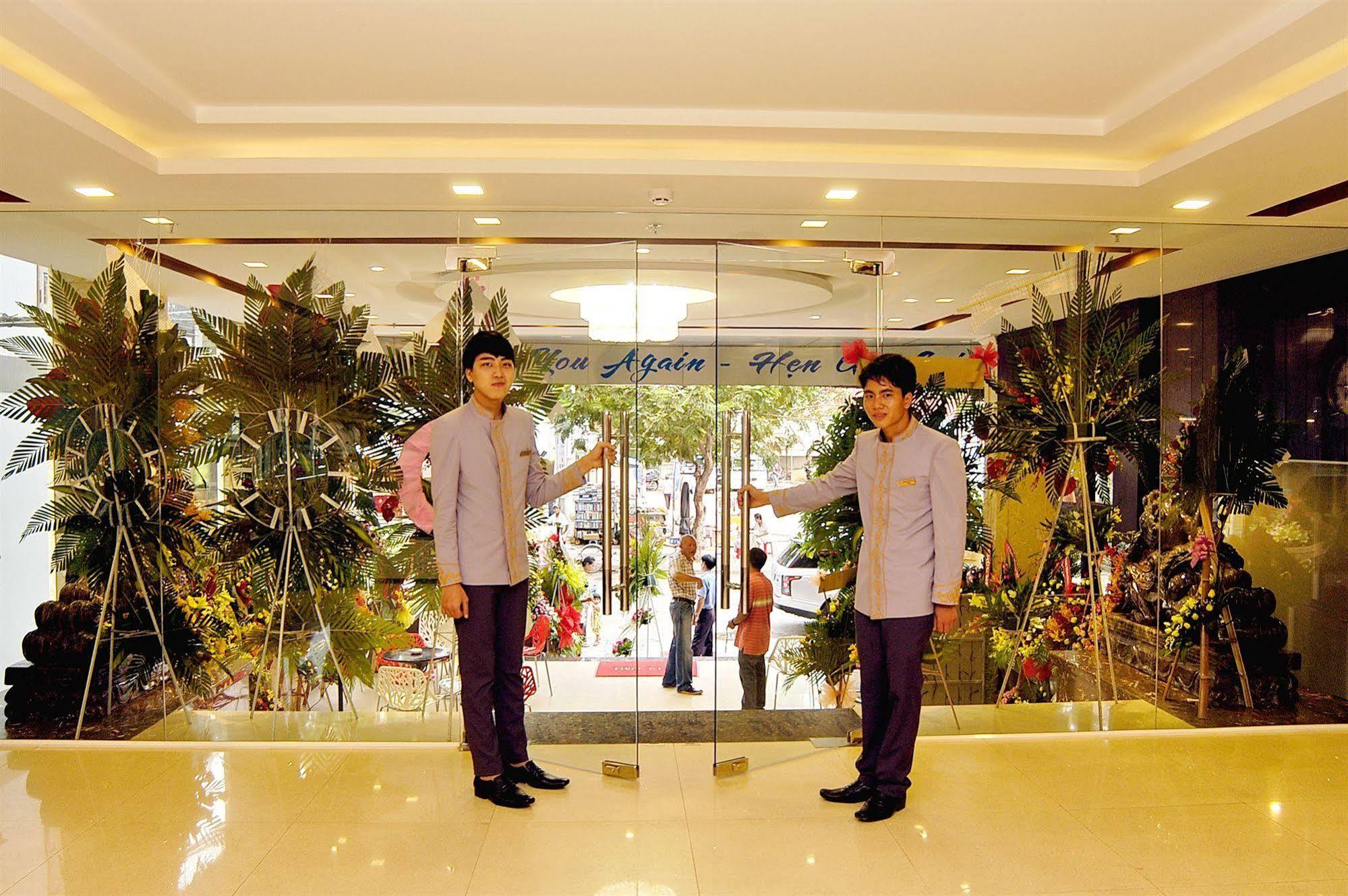 Nam Hung Hotel Nha Trang Extérieur photo